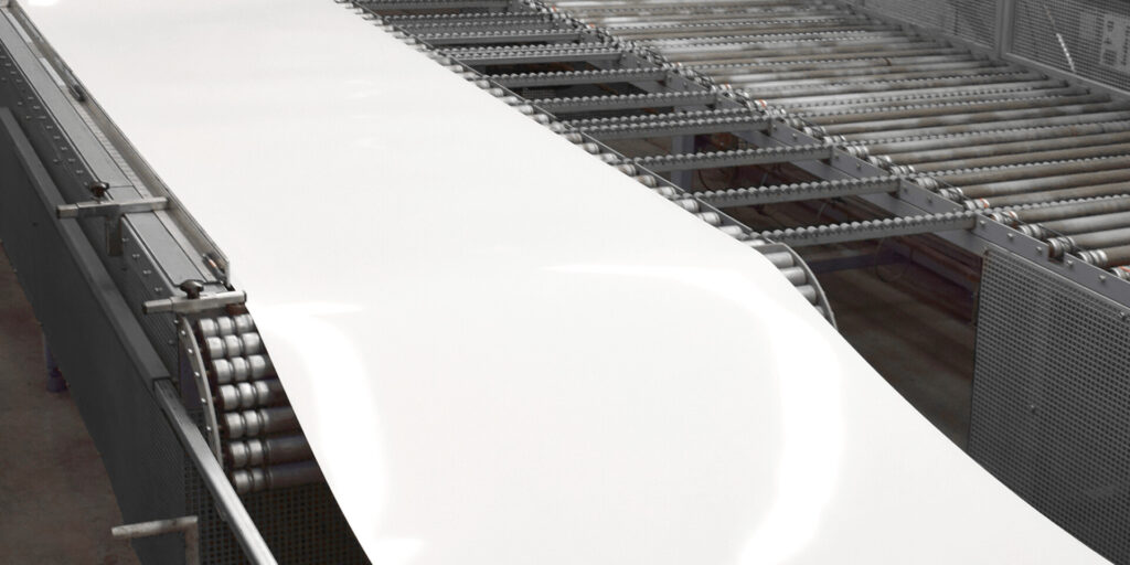 Whiteboard, coil line, whiteboard production